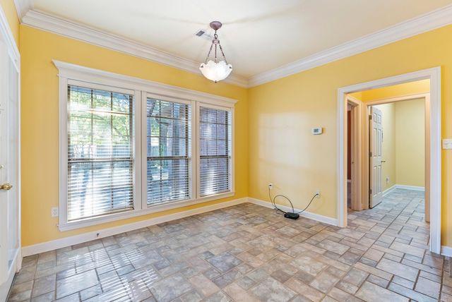 4325 Tree House Dr, Conway, AR 72034