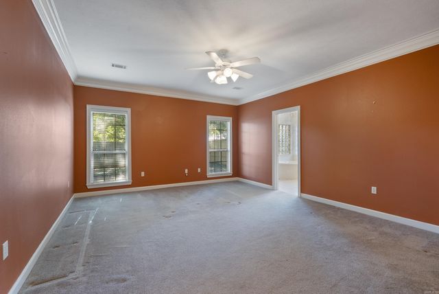 4325 Tree House Dr, Conway, AR 72034