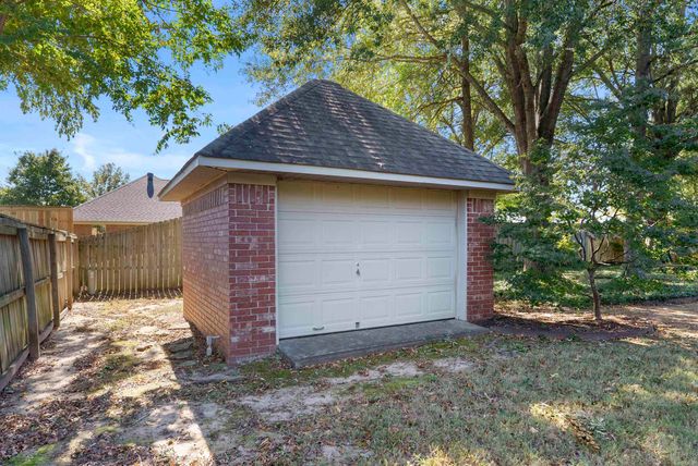 4325 Tree House Dr, Conway, AR 72034