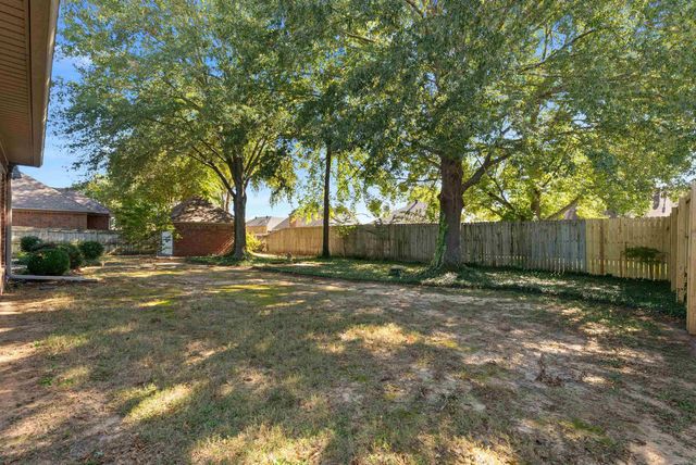 4325 Tree House Dr, Conway, AR 72034