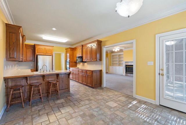 4325 Tree House Dr, Conway, AR 72034