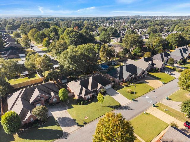 4325 Tree House Dr, Conway, AR 72034