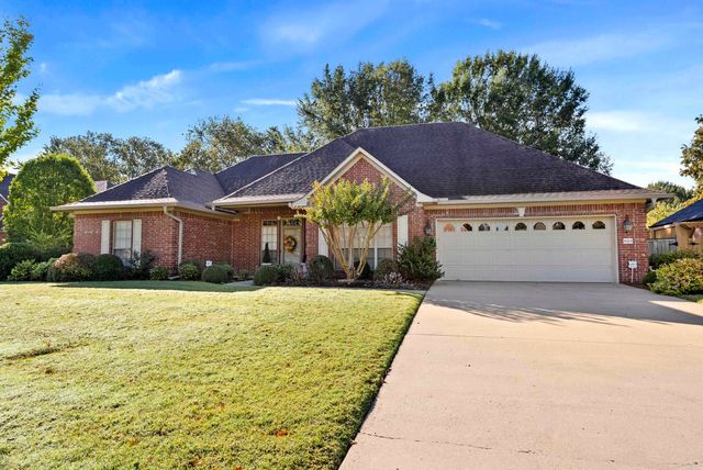 4325 Tree House Dr, Conway, AR 72034