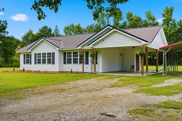 3298 Bakersfield Rd., Loris, SC 29569
