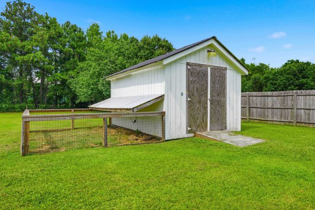 3298 Bakersfield Rd., Loris, SC 29569