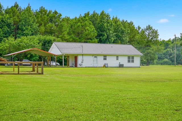 3298 Bakersfield Rd., Loris, SC 29569
