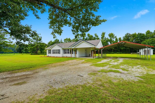 3298 Bakersfield Rd., Loris, SC 29569