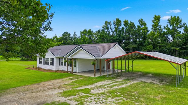 3298 Bakersfield Rd., Loris, SC 29569