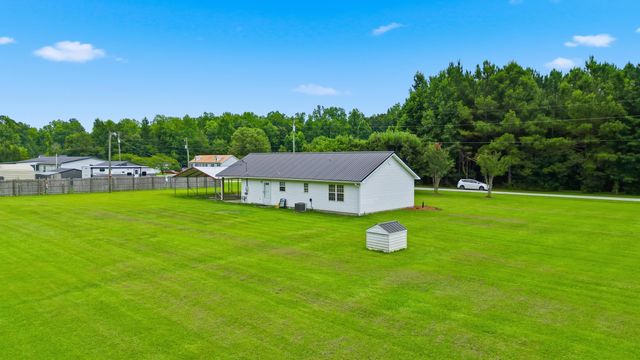 3298 Bakersfield Rd., Loris, SC 29569