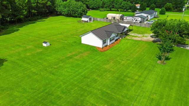 3298 Bakersfield Rd., Loris, SC 29569