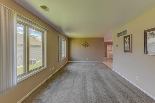 307 Deertrail Lane, Schererville, IN 46375