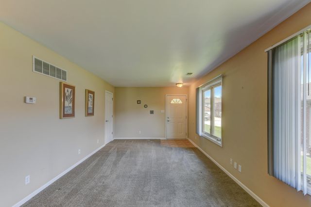 307 Deertrail Lane, Schererville, IN 46375