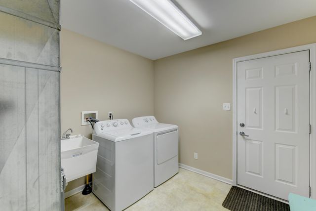 307 Deertrail Lane, Schererville, IN 46375