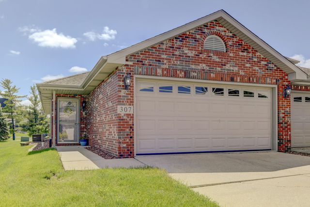 307 Deertrail Lane, Schererville, IN 46375