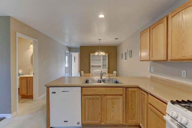 307 Deertrail Lane, Schererville, IN 46375