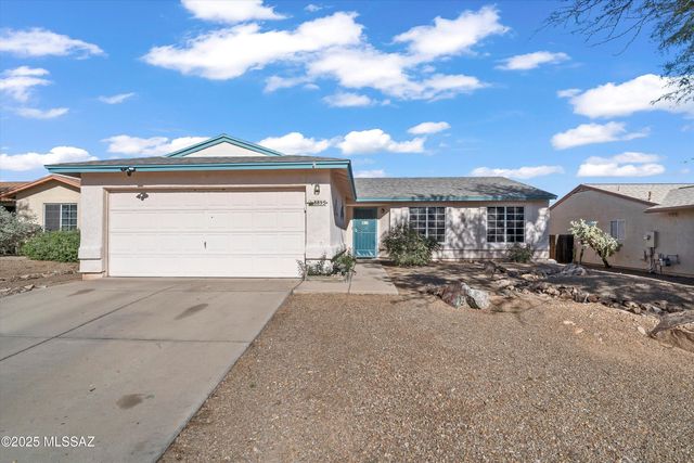 8895 E Desert Aire Street, Tucson, AZ 85730