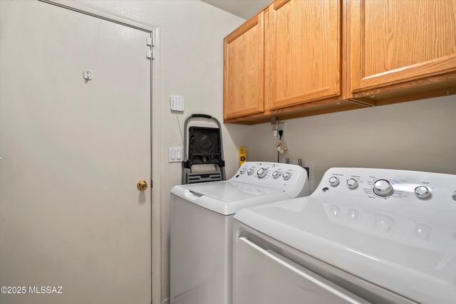 8895 E Desert Aire Street, Tucson, AZ 85730