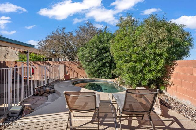 8895 E Desert Aire Street, Tucson, AZ 85730