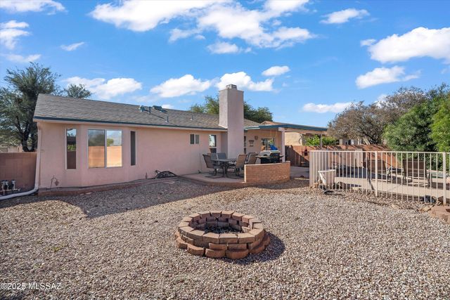 8895 E Desert Aire Street, Tucson, AZ 85730