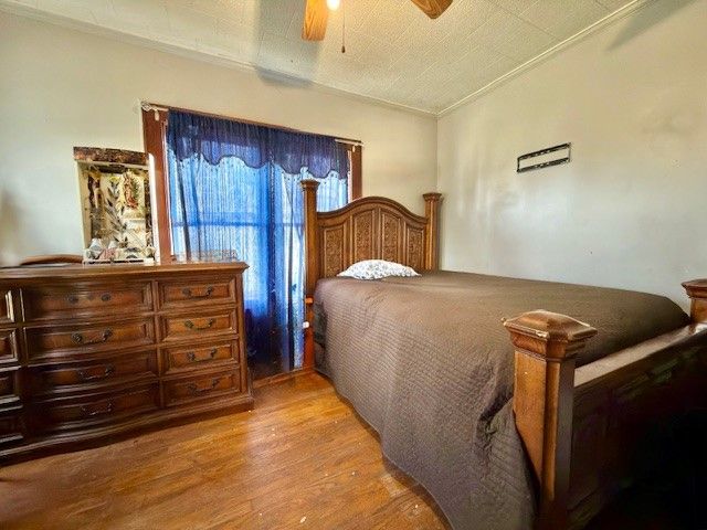 410 S Avenue E, Clifton, TX 76634