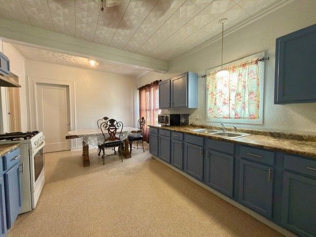 410 S Avenue E, Clifton, TX 76634