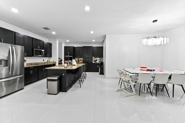 7461 Moonrise Drive, Lake Worth, FL 33467