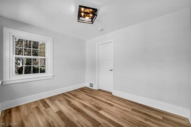17414 Cannon Avenue, Lakewood, OH 44107