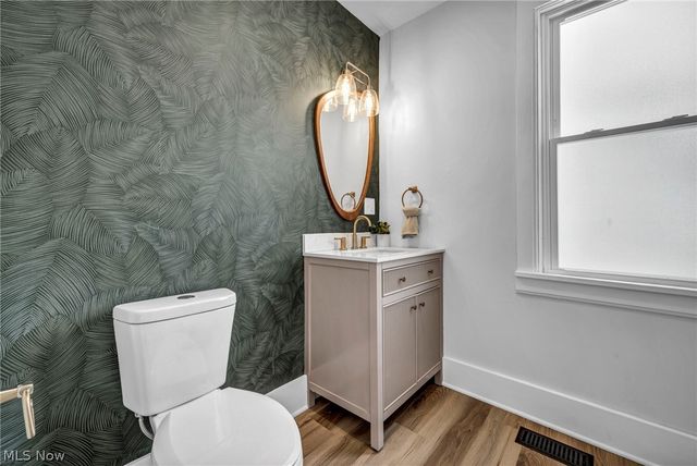 17414 Cannon Avenue, Lakewood, OH 44107