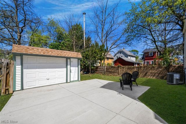 17414 Cannon Avenue, Lakewood, OH 44107