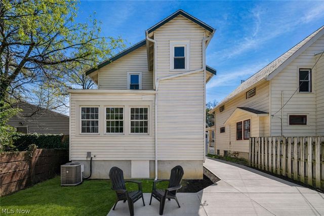 17414 Cannon Avenue, Lakewood, OH 44107