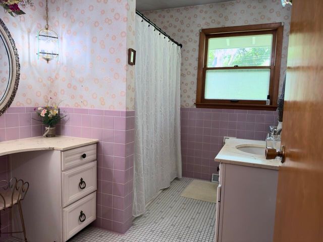 2256 W 57th Place, Merrillville, IN 46410