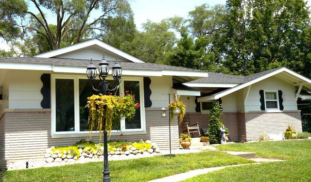 2256 W 57th Place, Merrillville, IN 46410