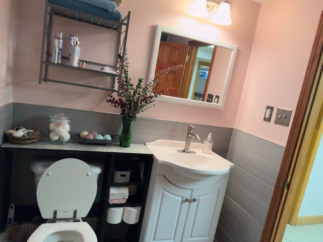 2256 W 57th Place, Merrillville, IN 46410