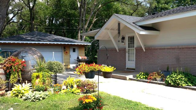 2256 W 57th Place, Merrillville, IN 46410