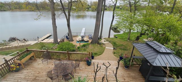 3386 Horrell Court, Fenton Charter Township, MI 48430