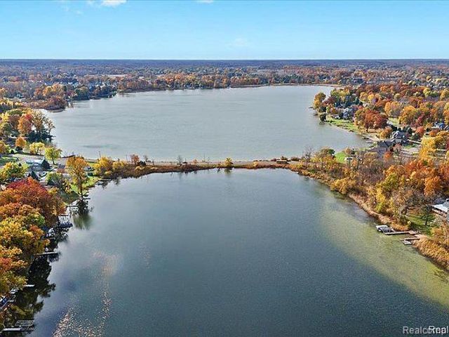 3386 Horrell Court, Fenton Charter Township, MI 48430