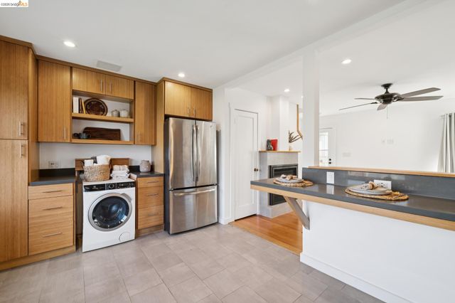 137 Collins St, Richmond, CA 94801