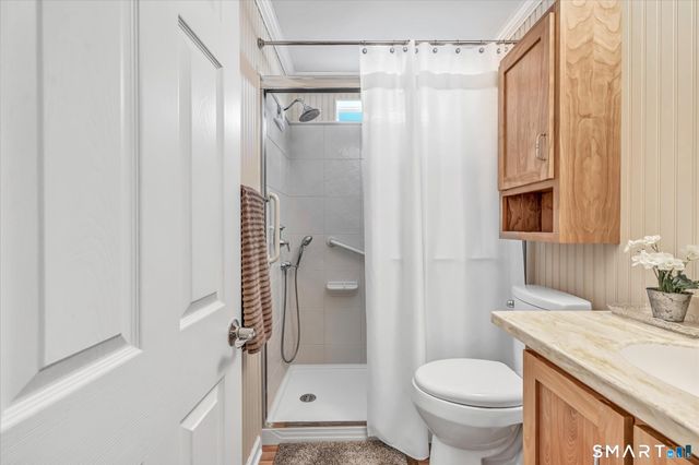 8 Woodland Park, Shelton, CT 06484