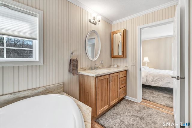 8 Woodland Park, Shelton, CT 06484