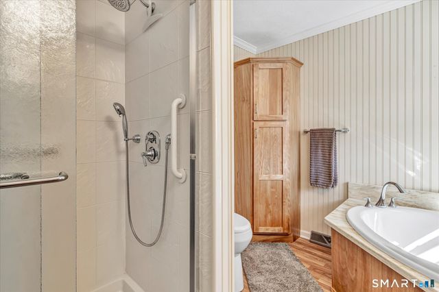 8 Woodland Park, Shelton, CT 06484