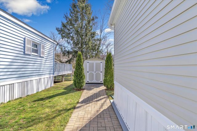 8 Woodland Park, Shelton, CT 06484