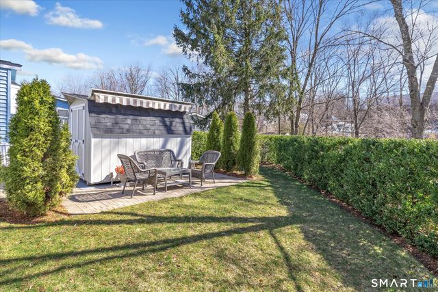 8 Woodland Park, Shelton, CT 06484