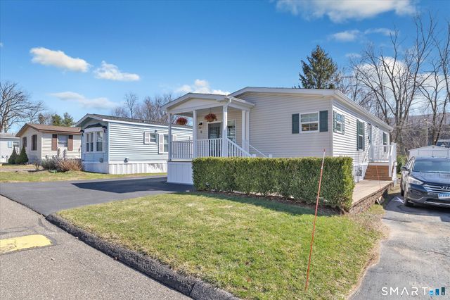 8 Woodland Park, Shelton, CT 06484