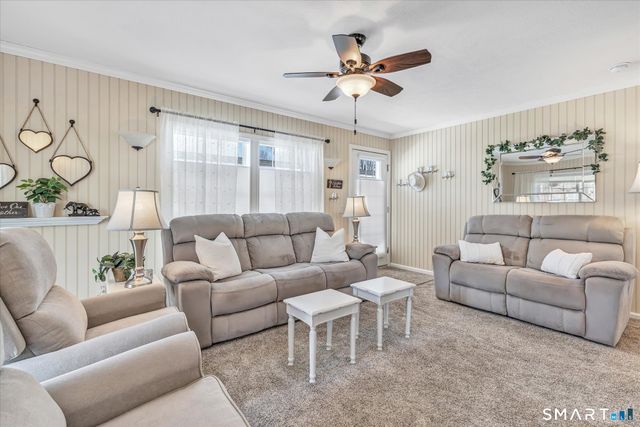 8 Woodland Park, Shelton, CT 06484