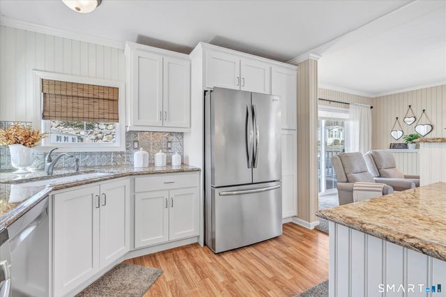 8 Woodland Park, Shelton, CT 06484