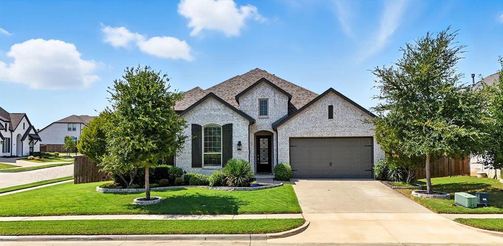 1101 Claiborne Drive, Aubrey, TX 76227
