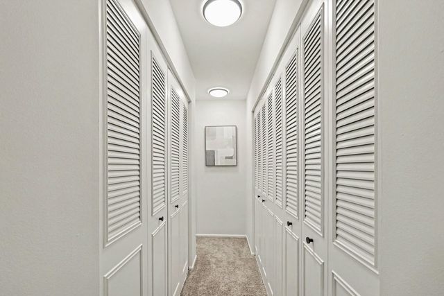 3300 N Carriageway Drive 216, Arlington Heights, IL 60004