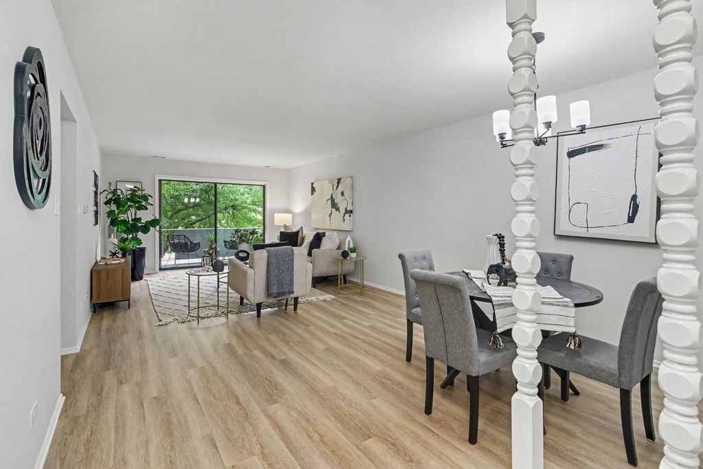 3300 N Carriageway Drive 216, Arlington Heights, IL 60004 — photo 2