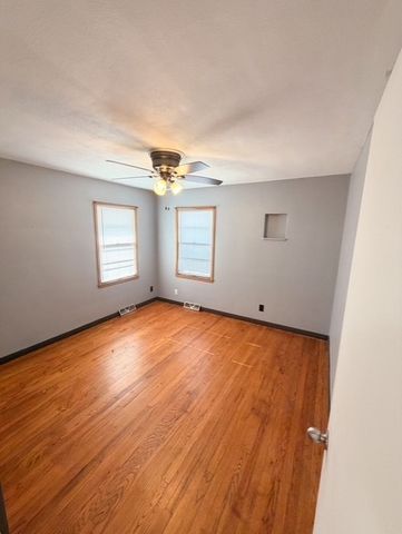 3302 12th Avenue SW, Cedar Rapids, IA 52404