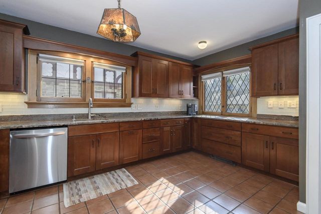 352 N Pinecrest STREET, Milwaukee, WI 53208
